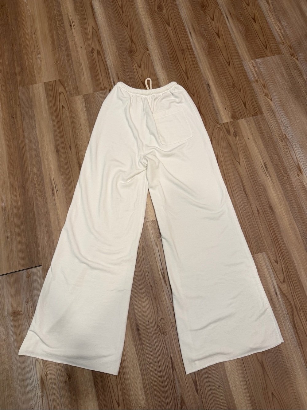 NWOT Offline by Aerie OOT Fleece Super Wide Leg Sweatpants-Size XXS-White